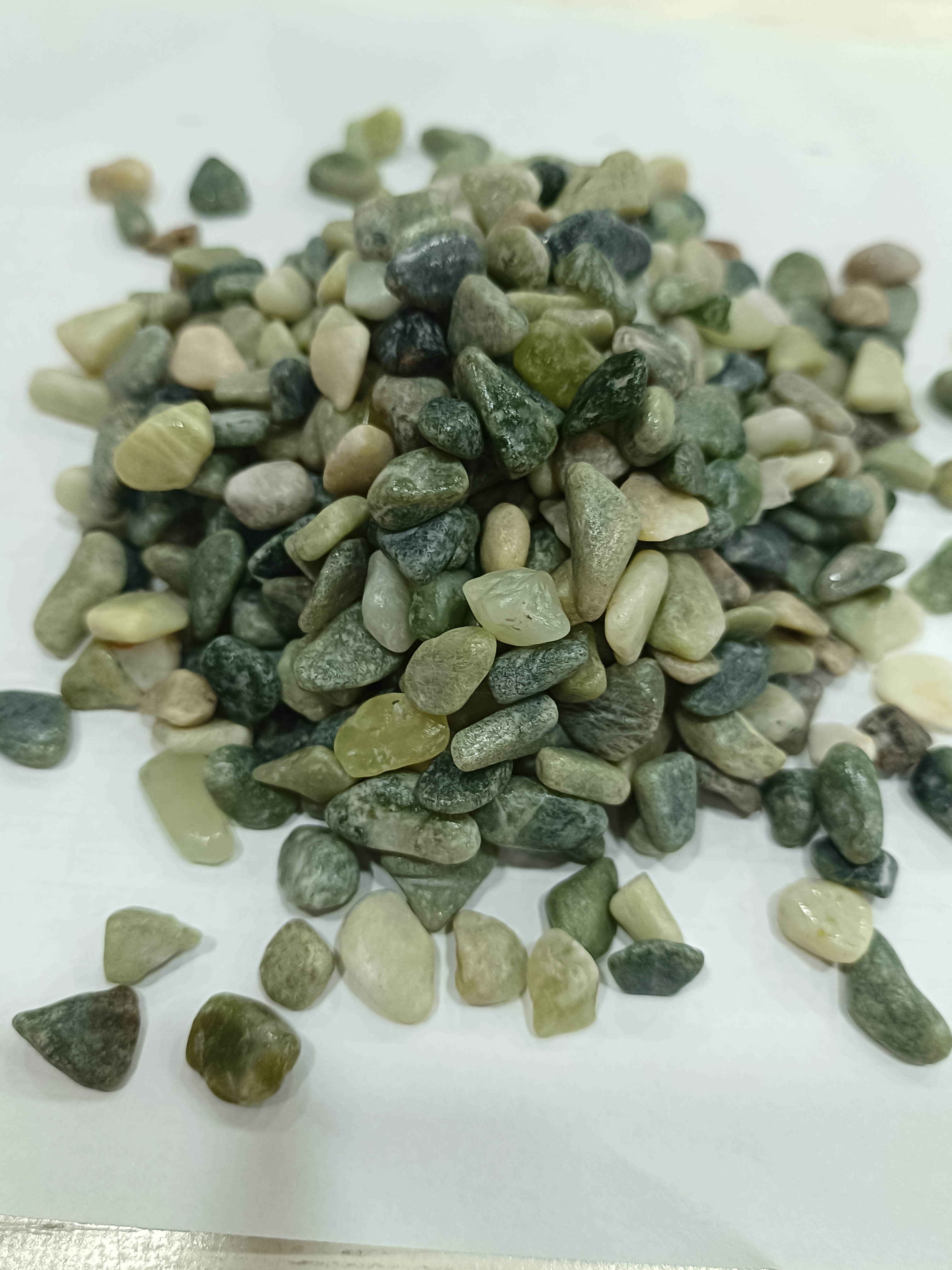白绿水洗石